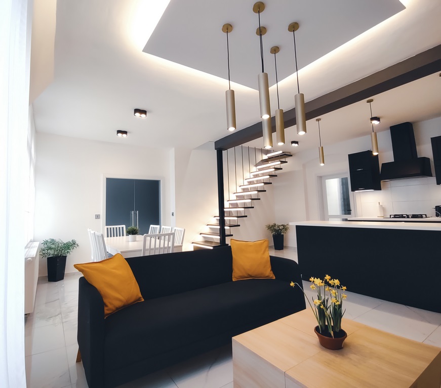 Boutique Apartment Owned by Emperor Peter The Great With 2 Balconies & Jacuzzi